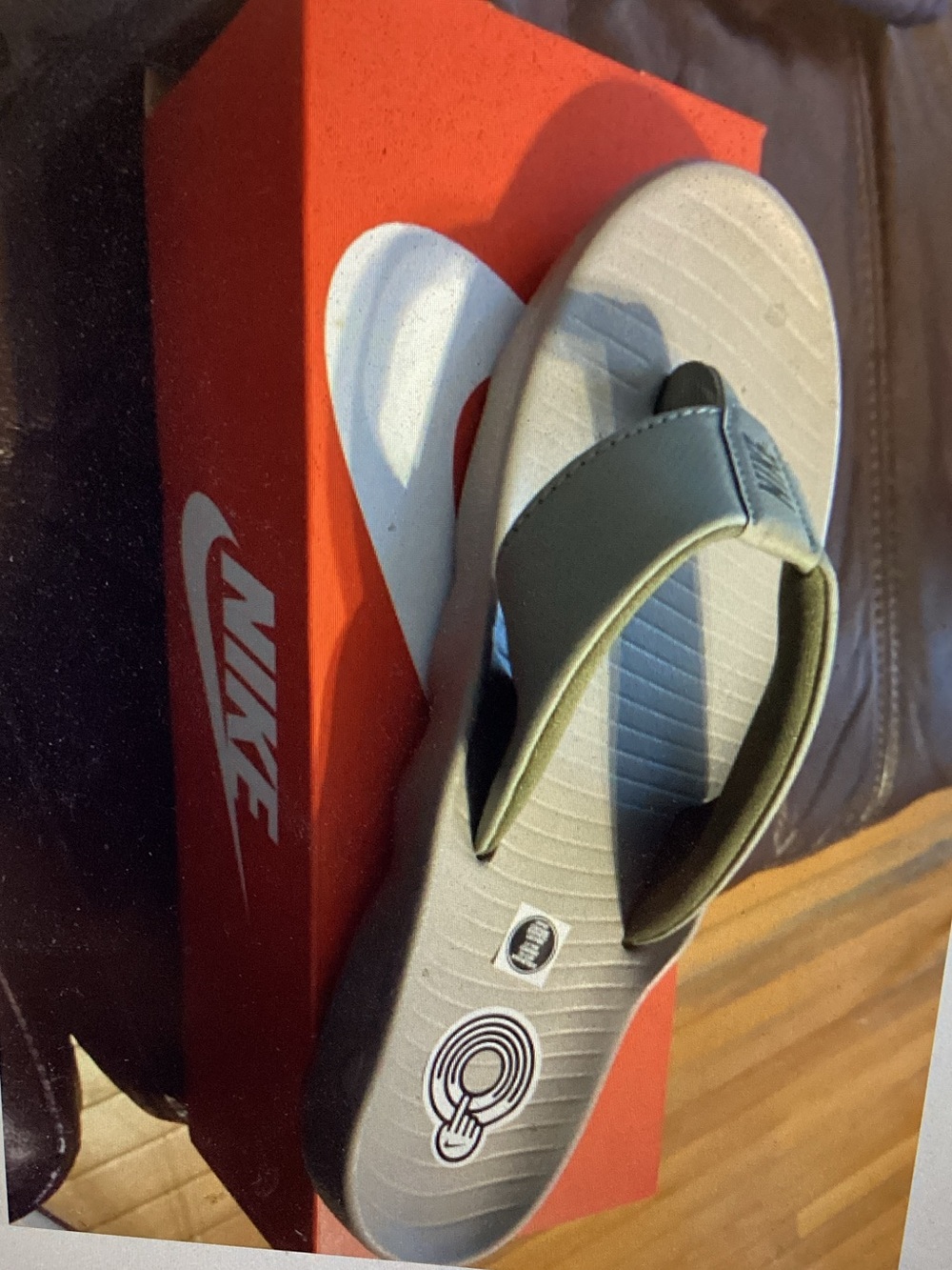 Nike Men’s Gray and Black Thong Sandals